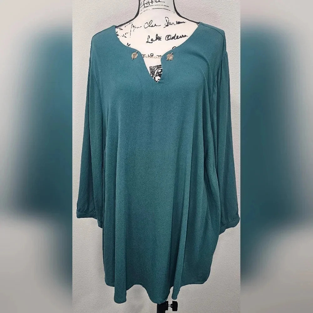 Torrid Women's Green Tunic Blouse Split V-Neck Curve Size 3 (3XL) NWT